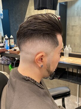 ビンゴ(BINGO) 2280黒髪アッシュチャコールグレースキンフェード渋谷バーバー