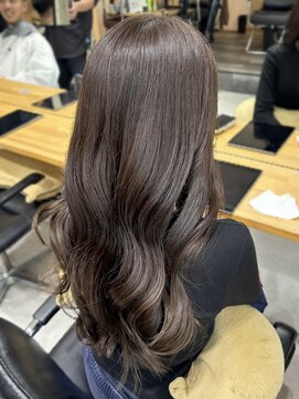 ディーエックス ウエスト(Dxxxx WEST) 透明感ベージュカラー［韓国/顔周りカット/イルミナカラー］