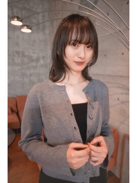 ミディアムレイヤースタイル