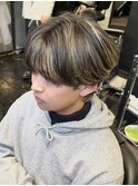 1039グレージュハイライトメッシュルーズパーマフェザーウルフ