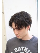カットワークススリックバイフェローズ(CUT WORKS SLICK by fellows) 緩め波巻きセンターパート