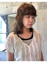 ダコタリッカ(dakota Rikka)&nbsp;今のトレンドは？ドライな質感のミディアムニュアンスパーマ