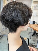 ウル(URU)&nbsp;黒髪ショート+パーマ