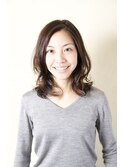 大人の女性のゆるいパーマスタイル