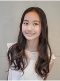 黒髪ロング ナチュラルウエーブスタイル