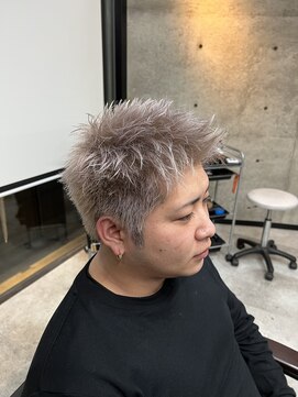 イーラ(era) ハイトーンカラー短髪無造作アップバング