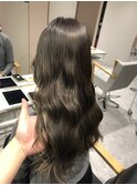 オリーブグレージュ