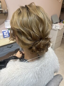 プーペ(pupe) シニヨン