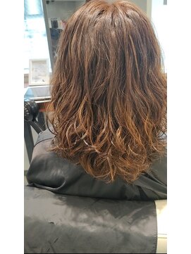 ヘアサロン ロージー(Rosy) ホットパーマでつくるウェーブパーマ