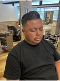 短髪スキンフェード震災刈りアイロンパーマベリーショートメンズ