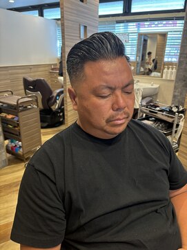 銀座マツナガ 神田店 短髪スキンフェード震災刈りアイロンパーマベリーショートメンズ