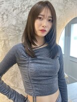 ヨロ(YORO)&nbsp;【新潟/古町】ミディアムレイヤー　顔まわりカット　ミディアム