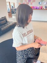 ラヴィ(LaVie produced by ApaKabar) 脱白髪染め　ハイライトカーキベージュ　外ハネミディ