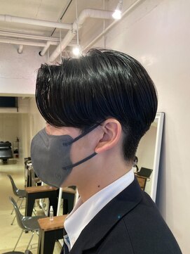 ロムロクウェット(L'HOMME ROQUETTE) センターパート