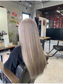 ホワイトグレージュ
