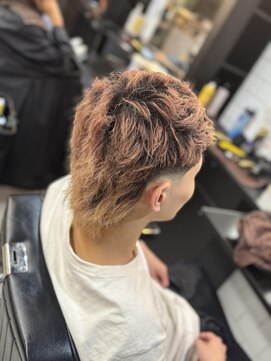 フランクスバーバー アンド ビアークラブ(FRANK'S BARBER and BEER CLUB) スパイキーショート/フェザーパーマ/サーフカール/有楽町