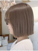 マロンベージュ　ベージュ　透明感カラー　ボブ　