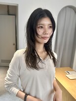シロ(ciLo)&nbsp;顔まわりレイヤーで、いつものロングに変化を