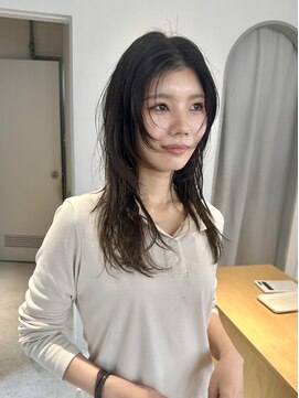 シロ(ciLo) 顔まわりレイヤーで、いつものロングに変化を