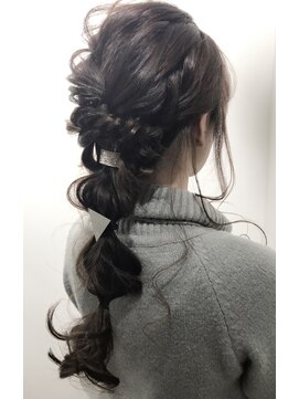 レム(LEM) かわいいゆるふわテールアレンジ