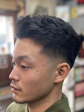 ズーム(ZOOM) 濡れパン&サイドパートフェードスタイル