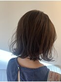 切りっぱなしゆるふわパツットボブ