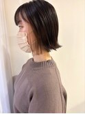 イヤリングカラーに切りっぱなしボブ