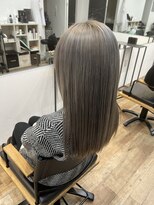 イリス(Iris) 人気のグレージュカラー！