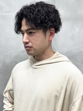 ウクラ バイ レシッド 池袋(uchla by rcid) アップバング/センターパート/ツイストスパイラルウェーブパーマ