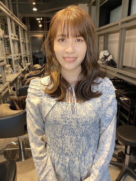 ディーエックス スリー(Dxxxx III) くびれ巻き  艶ベージュカラー　ゲストスナップ