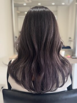 ヨロ 小岩(YOLO) レイヤーカットハイライトショートヘアイルミナカラーオージュア