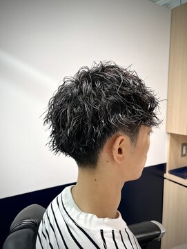 リバティシェアバーバー 銀座(LIBERTY SHARE BARBER) メンズショート/ツイストスパイラルパーマ