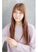 ナチュラルレイヤーのストレートスタイル