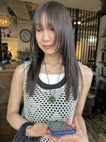 トレンチ(TRENCH)&nbsp;《TRENCH Riku》レイヤーカット　オリーブカラー