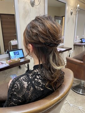 ヴィサージュジョイン(VISAGE join) ハーフアップ