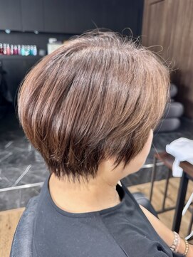 ハピネス クローバー 八木店(Happiness CLOVER) くびれショート　白髪ぼかし　アッシュグレー　大和八木