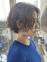 イルバイアトモス(ilu by Atmos) ハンサムショート/前髪なしショート×抜け感フェザーパーマ