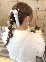 ビューティシモ 川越(Beautissimo) ポニーテール 玉ねぎヘア 編み下ろし風 結婚式 お呼ばれヘア