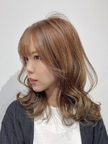 ソアロ(SOARO) 岐阜顔まわりレイヤーミディアム艶アッシュハイライト20代