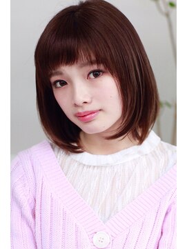 ループス(Roops) ツヤと柔らかさで上品な 大人かわいい ボブ