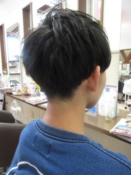 コアフィールフィス(COIFFURE fils) 【見附・今町】刈り上げマッシュ　束感ショート　黒髪