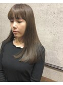 ぱつっとロング×透け感ミルクティーグレージュ