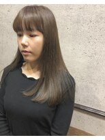 レジスタヘアーワークス (REGISTA hair works)&nbsp;ぱつっとロング×透け感ミルクティーグレージュ