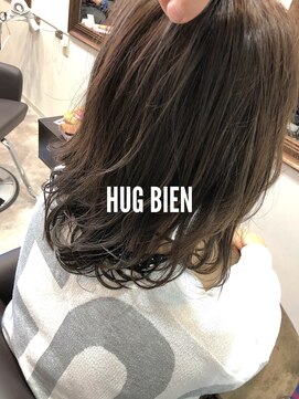 ハグヴィアン(HUG BIEN) ハイライトを活かしたオシャレヘア
