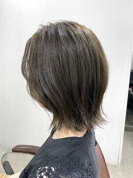 サルファ ヘアデザイン 名古屋 丸の内(S.ALPHA HAIR DESIGN) 外ハネショートにカーキアッシュ