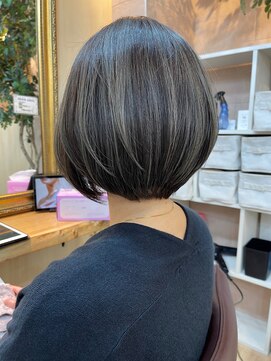 ミッシェル アフロート(michelle afloat) 20代30代40代50代トレンド前下がりボブもCカーブカット.東京目黒