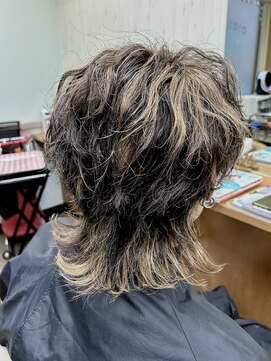 カトレア美容室 ハイライトウルフカット