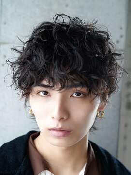 ライラ(Lyla) 無造作質感　起き抜けのメッシーウェーブウルフ