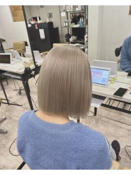 プライズ 成増店(prize) ミルクティーグレージュベージュシアーカラーハイトーンボブ成増