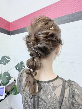 バンガロウ イー ヘア(Bungalow e hair) 編みおろし★フィッシュボーンアレンジ